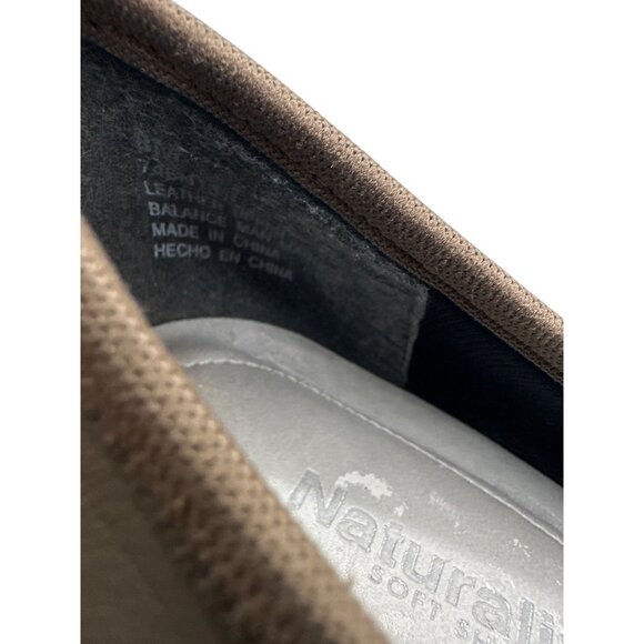 Naturalizer Size 8M Leather Business Casual Heels Slip On EUC - Picture 7 of 11